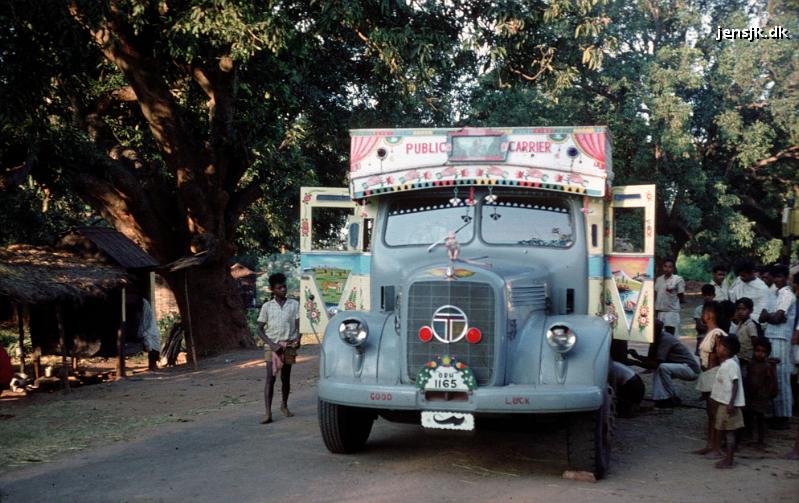 1932